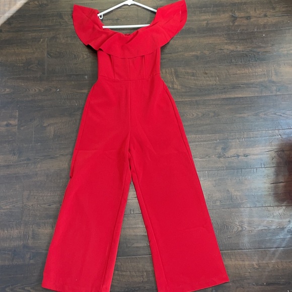 H&M red off the shoulder, ankle length jumpsuit with ruffle neckline. Size xs - Picture 4 of 10